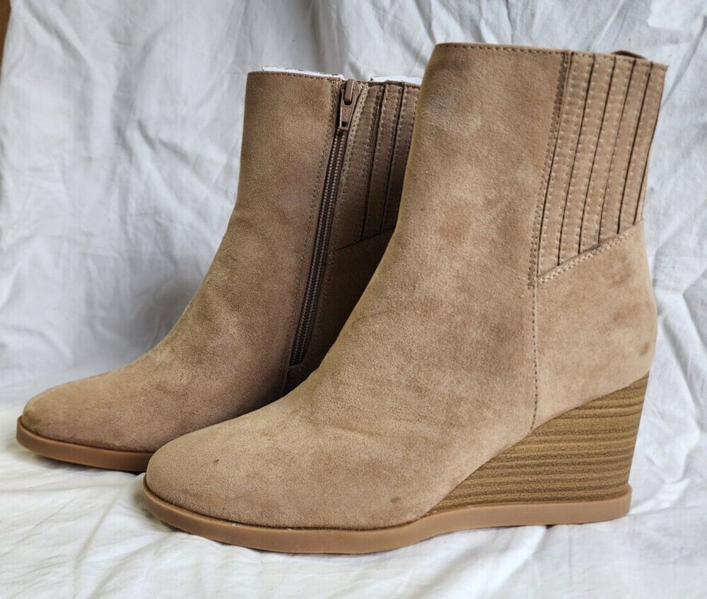 New Universal Thread Women's Cypress Wedge Boots Taupe Size 8